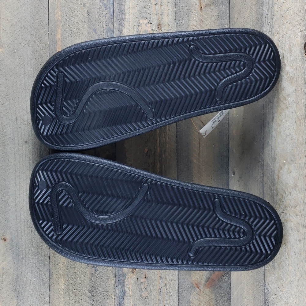adidas Adilette Clogs Slip On Clogs For Everyday Comfort Black Silver - Picture 7 of 10